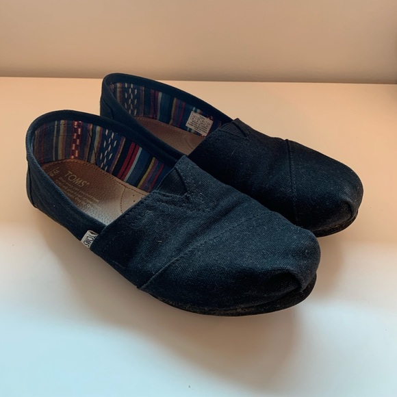 Black TOMS women’s size 8